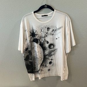 Zara graphic tee space